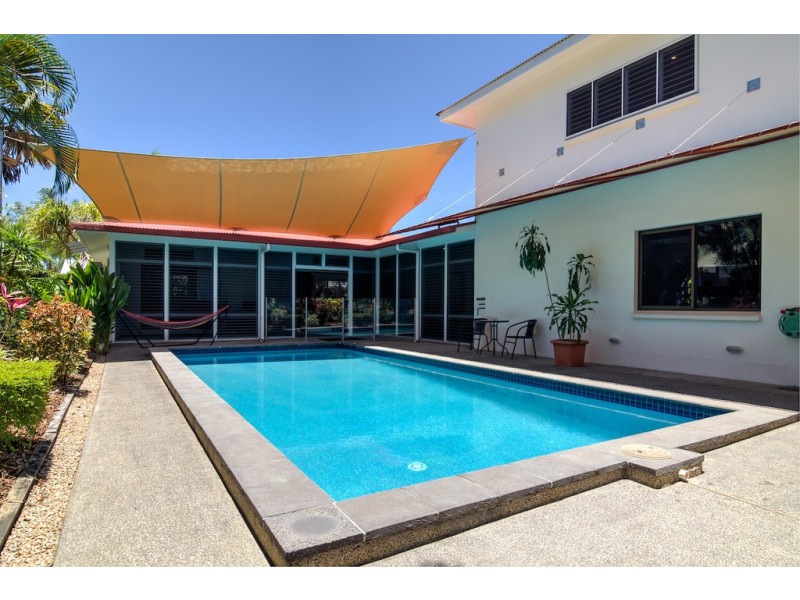 3 ENDEAVOUR STREET, Port Douglas QLD 4877