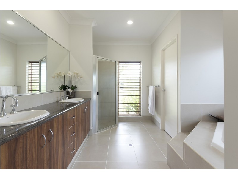 15 SHEARWATER STREET, Port Douglas QLD 4877