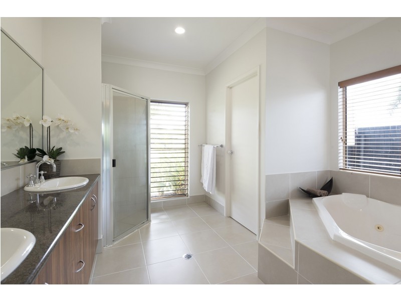 15 SHEARWATER STREET, Port Douglas QLD 4877