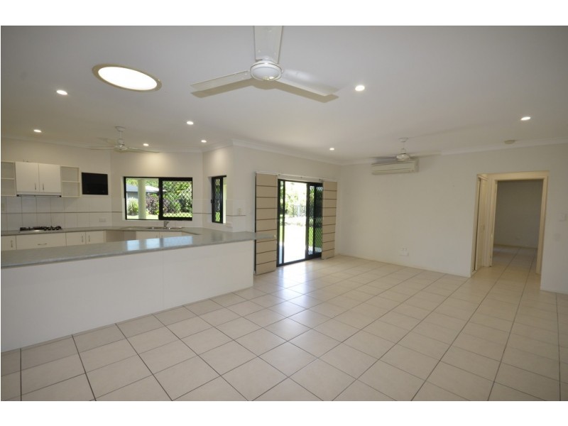 8 Satinash Street, Mossman QLD 4873