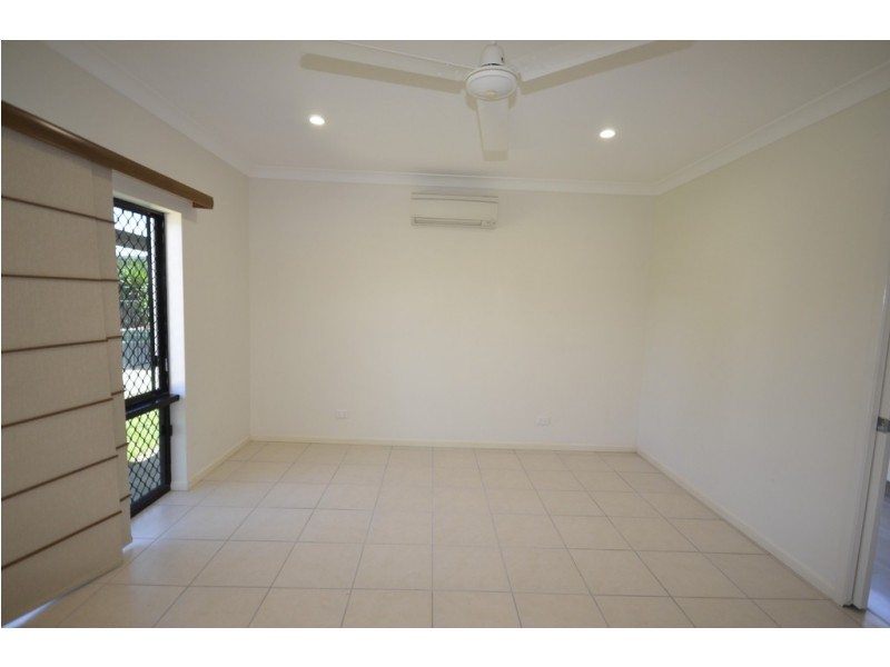8 Satinash Street, Mossman QLD 4873