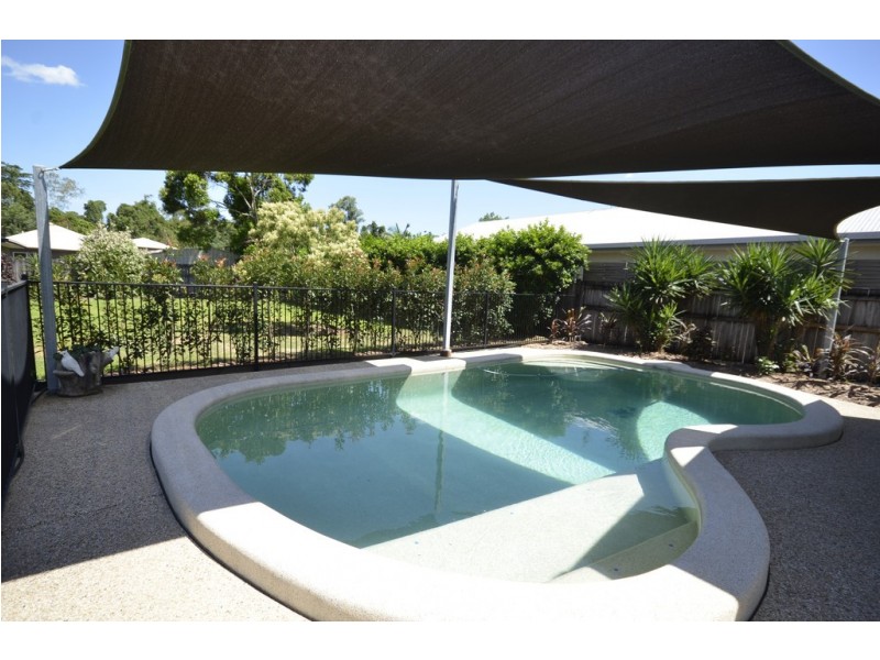 8 Satinash Street, Mossman QLD 4873