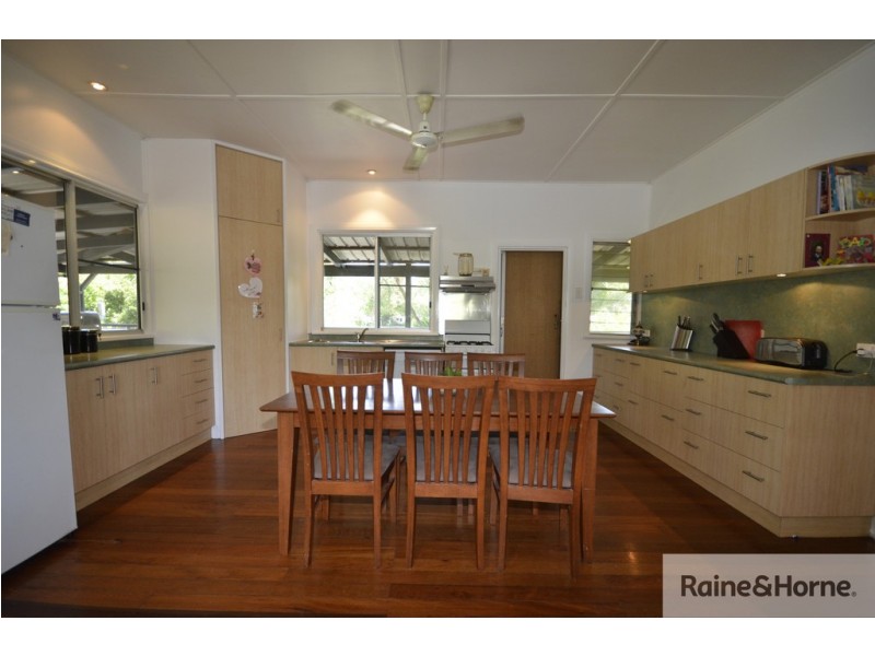21 FOXTON AVENUE, Mossman QLD 4873