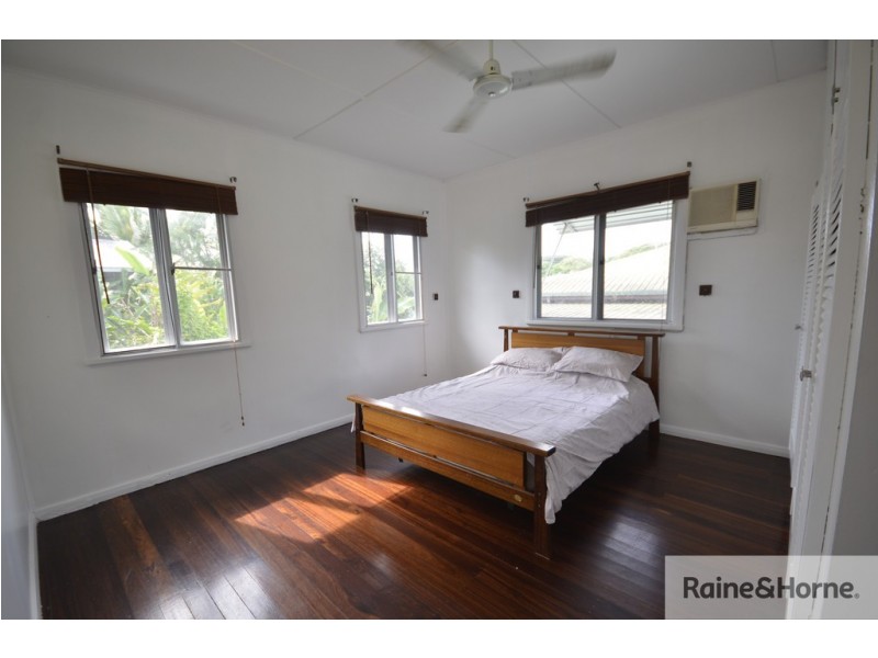 21 FOXTON AVENUE, Mossman QLD 4873