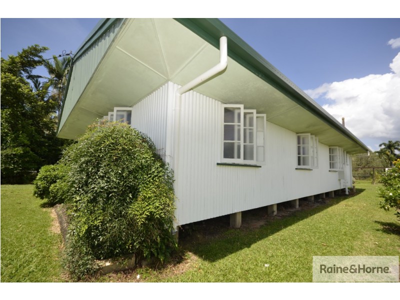 12 JACK STREET, Mossman QLD 4873
