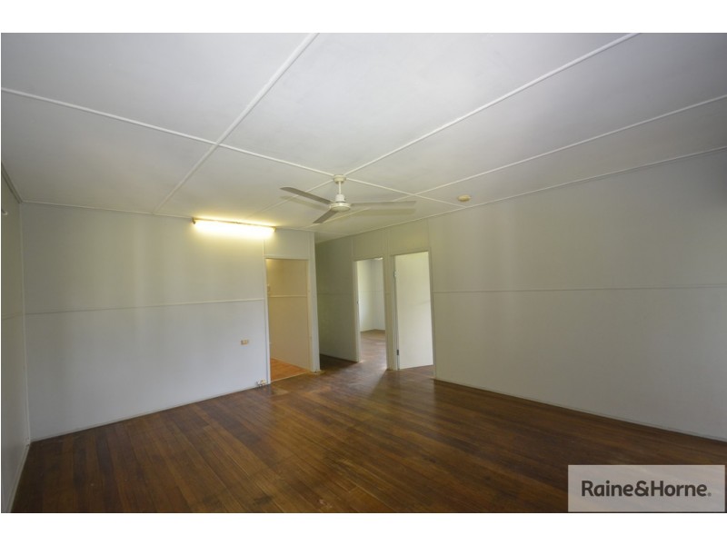 12 JACK STREET, Mossman QLD 4873