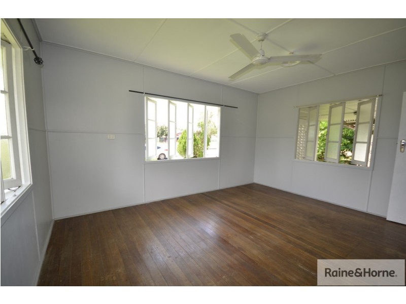12 JACK STREET, Mossman QLD 4873
