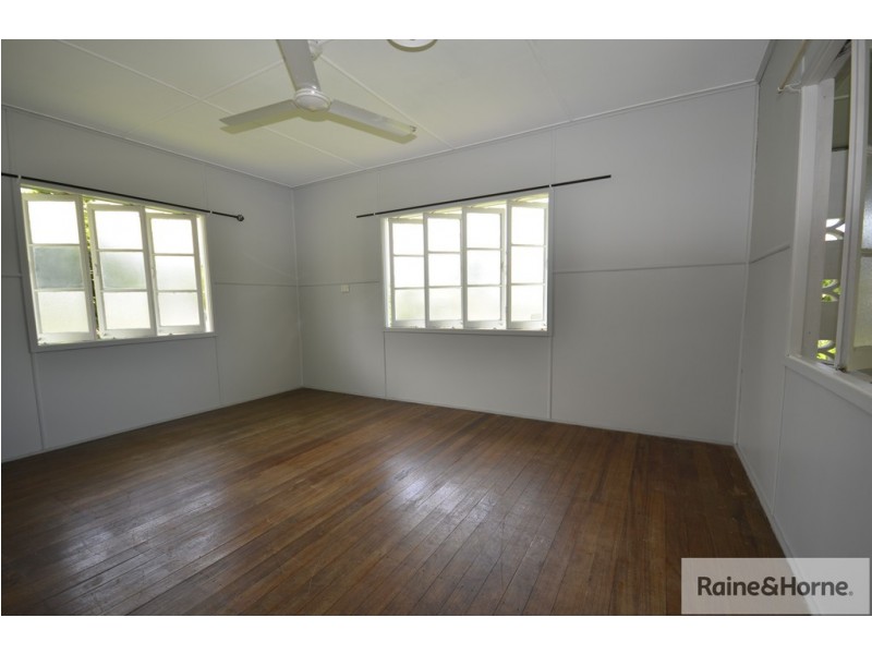 12 JACK STREET, Mossman QLD 4873