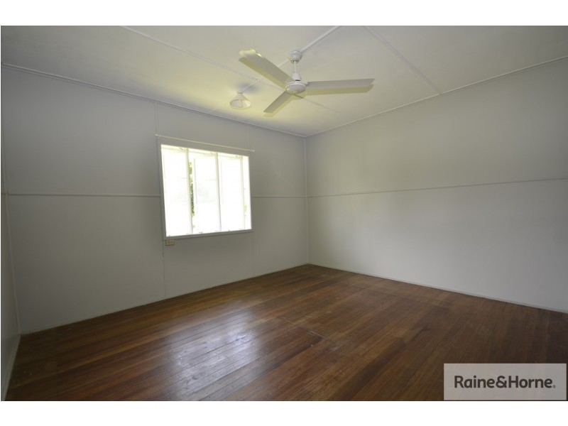 12 JACK STREET, Mossman QLD 4873