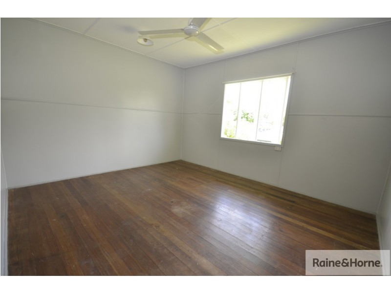12 JACK STREET, Mossman QLD 4873
