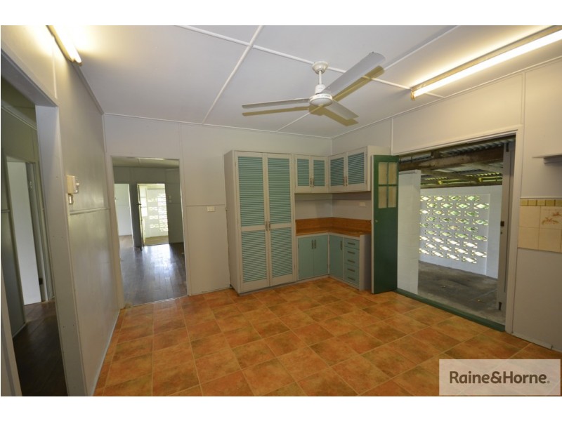 12 JACK STREET, Mossman QLD 4873