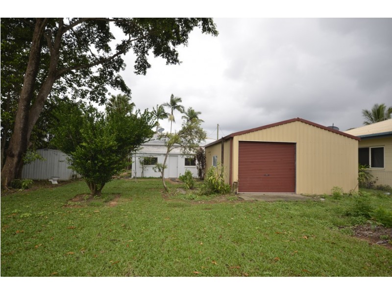 7 JACK STREET, Mossman QLD 4873