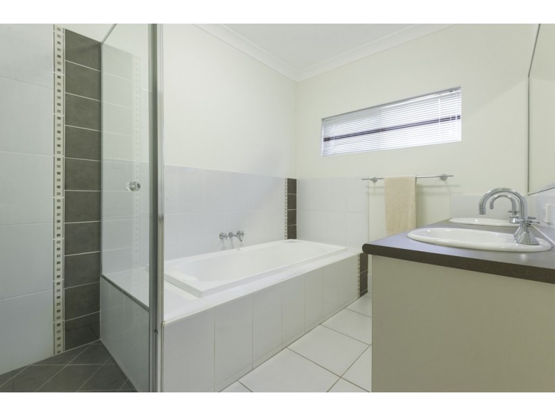 6 RIFLEBIRD CRESCENT, Mossman QLD 4873