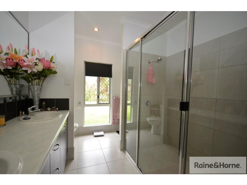 2 RIFLEBIRD CRESCENT, Mossman QLD 4873