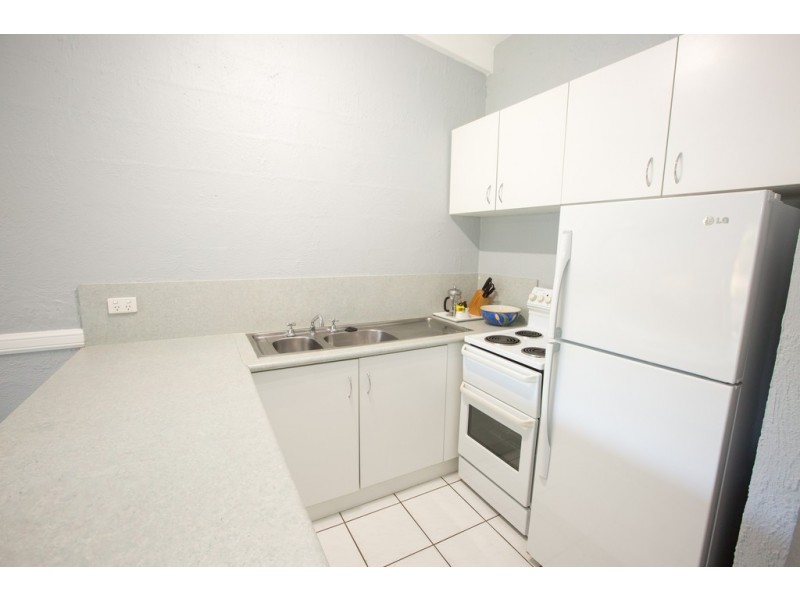 16/17 ESPLANADE, Port Douglas QLD 4877