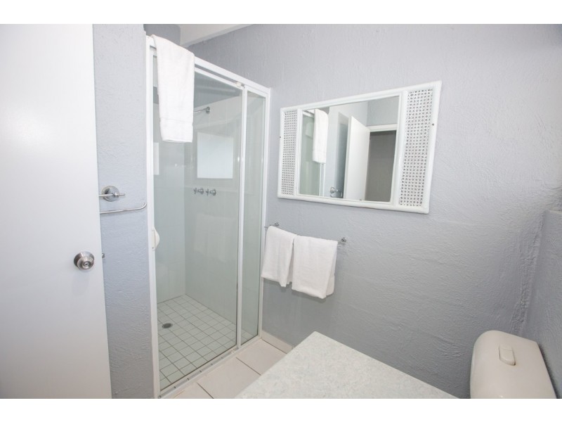 16/17 ESPLANADE, Port Douglas QLD 4877