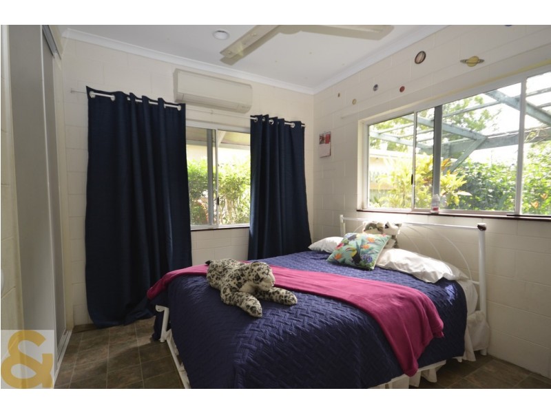 25 SHALOM CLOSE, Cooya Beach QLD 4873