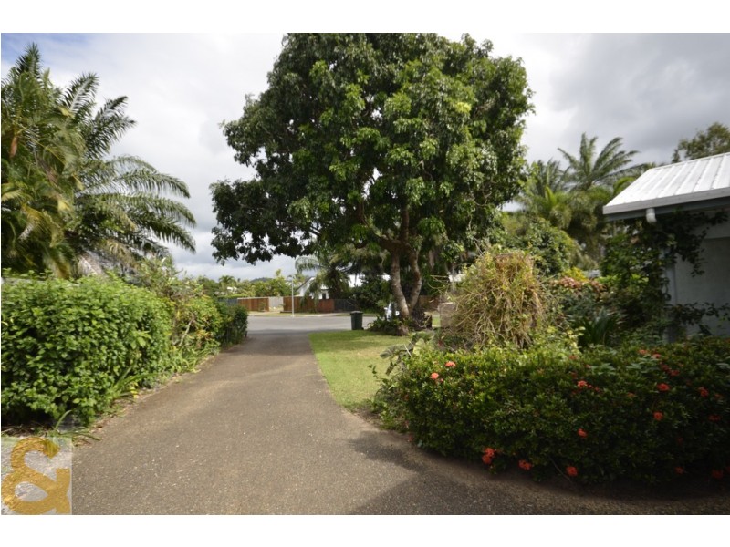 25 SHALOM CLOSE, Cooya Beach QLD 4873