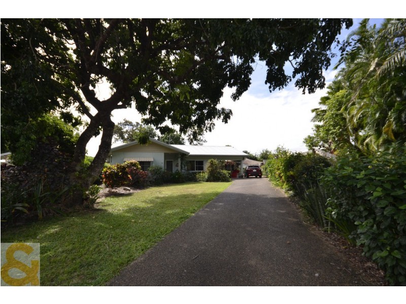 25 SHALOM CLOSE, Cooya Beach QLD 4873