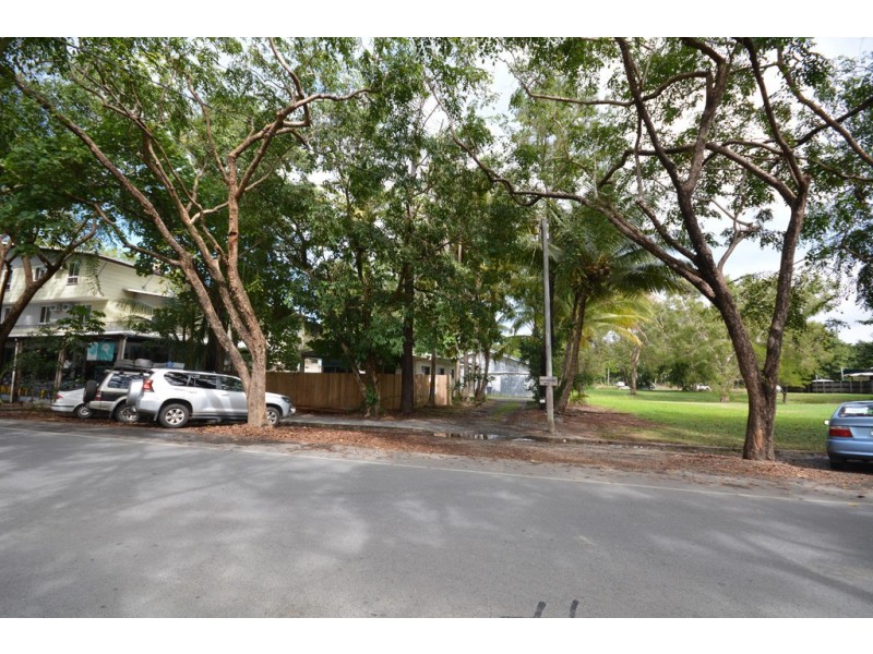 35 WARNER STREET, Port Douglas QLD 4877