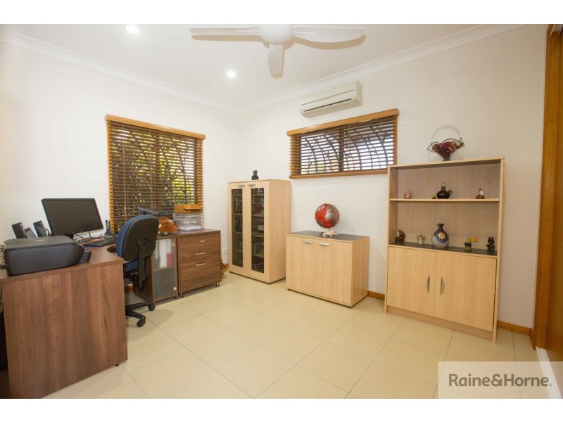 9 WARATAH CLOSE, Mossman QLD 4873