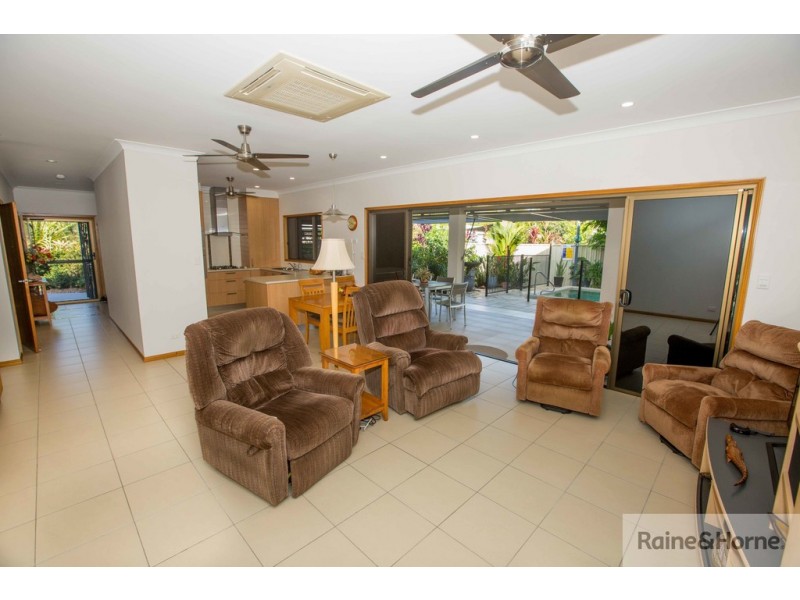 9 WARATAH CLOSE, Mossman QLD 4873