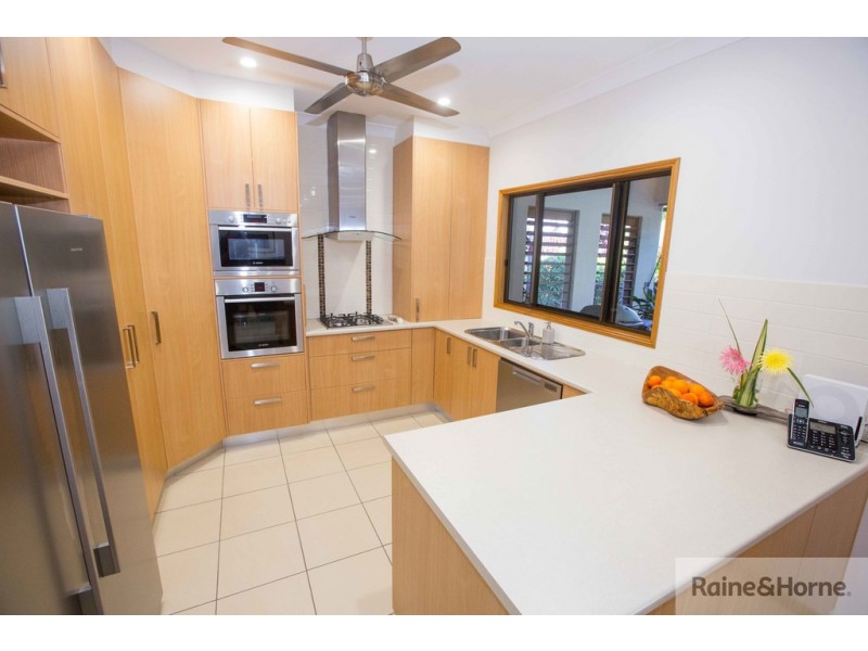 9 WARATAH CLOSE, Mossman QLD 4873