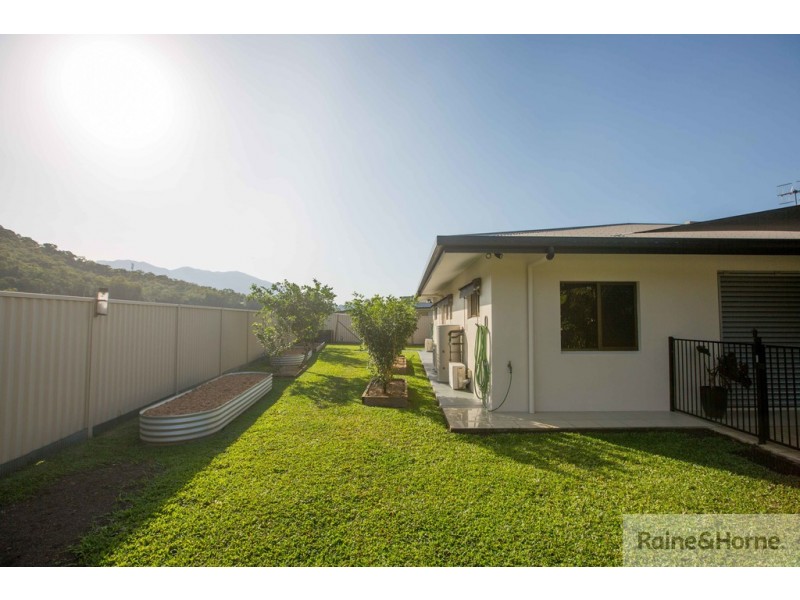 9 WARATAH CLOSE, Mossman QLD 4873