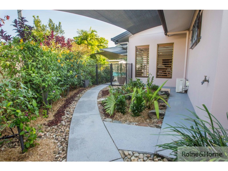 9 WARATAH CLOSE, Mossman QLD 4873