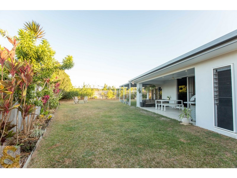 4 JULAJI CLOSE, Cooya Beach QLD 4873
