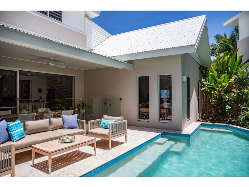 4/11 CRAVEN CLOSE, Port Douglas QLD 4877