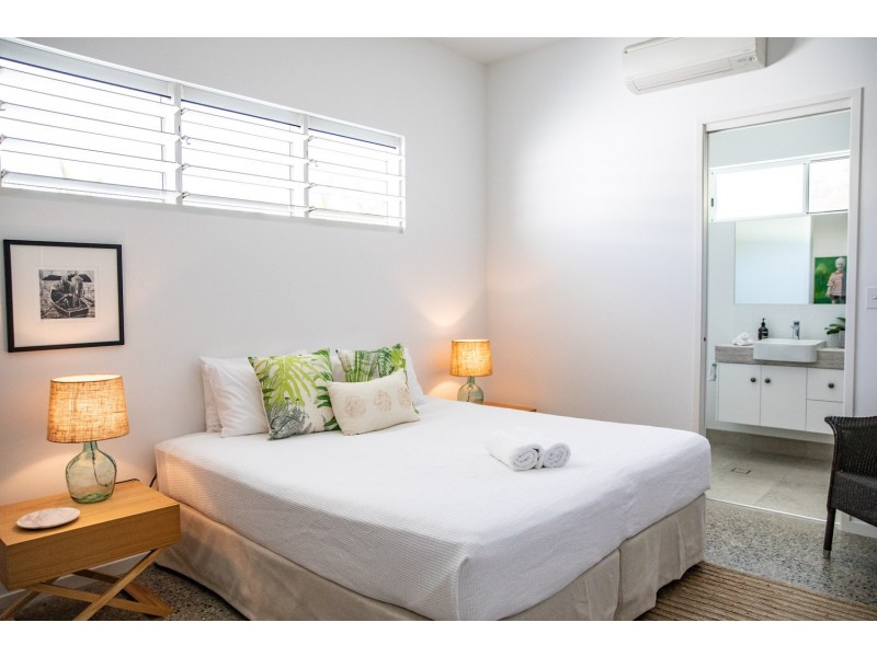 4/11 CRAVEN CLOSE, Port Douglas QLD 4877