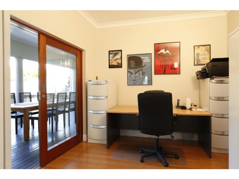 47 ENDEAVOUR STREET, Port Douglas QLD 4877