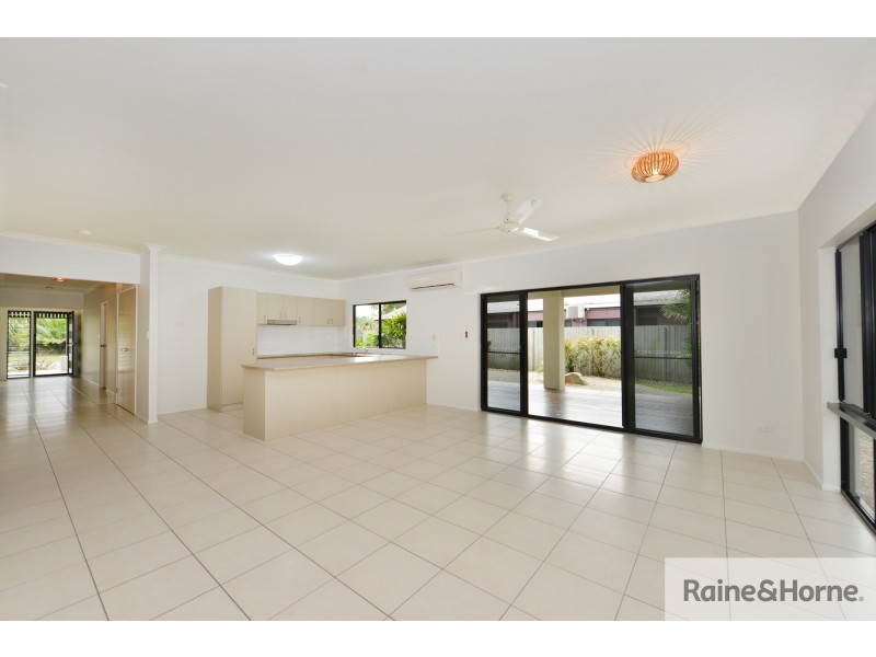 12 White Oak Avenue, Mossman QLD 4873
