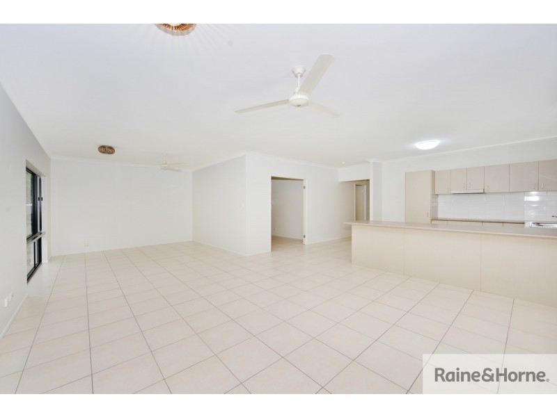 12 White Oak Avenue, Mossman QLD 4873