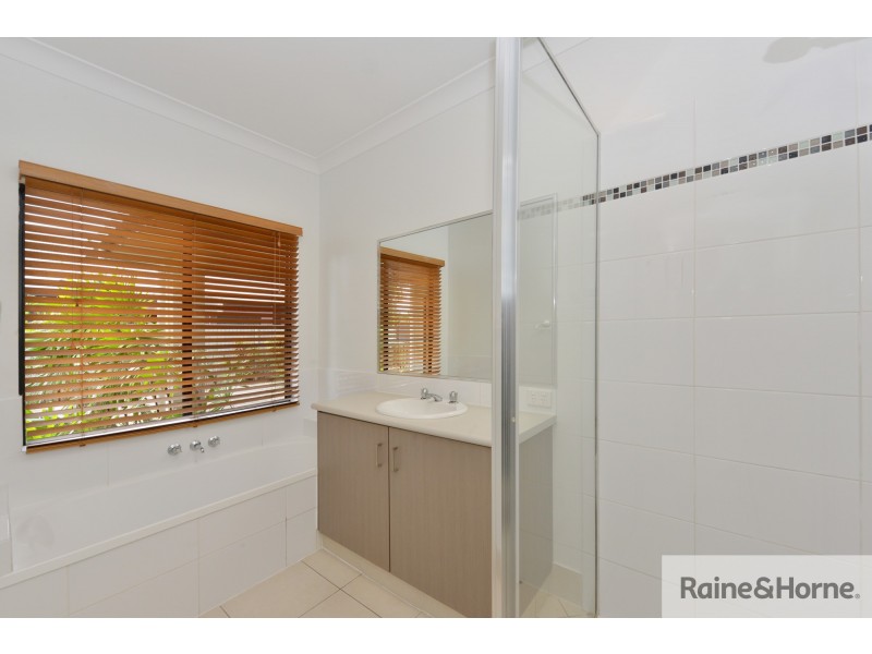 12 White Oak Avenue, Mossman QLD 4873