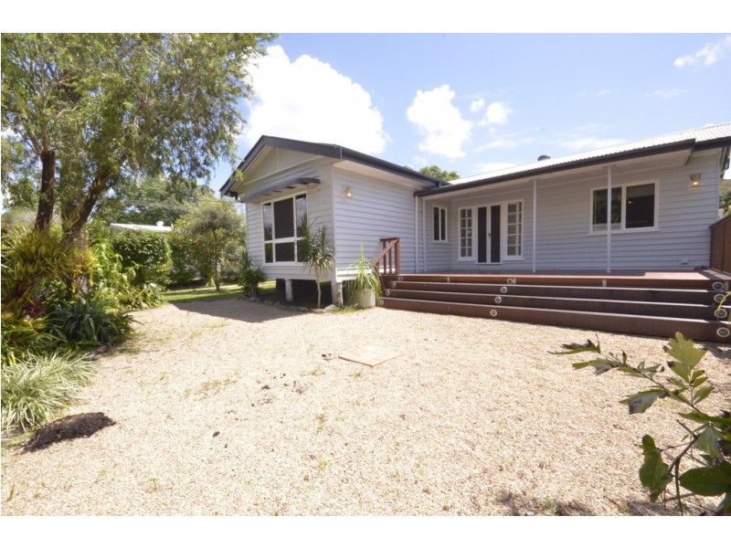 26 Pringle Street, Mossman QLD 4873