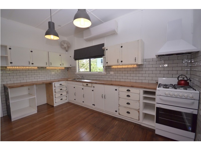 26 Pringle Street, Mossman QLD 4873