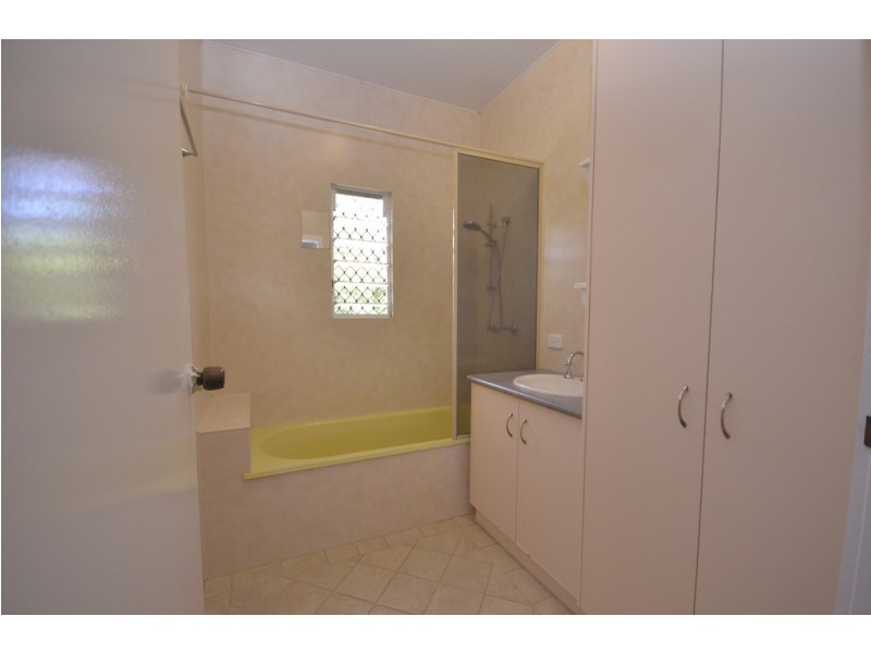 26 Pringle Street, Mossman QLD 4873