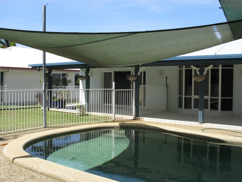 3 Watson Close, Mossman QLD 4873