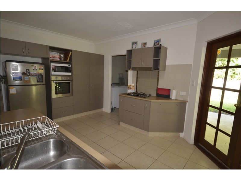 32 White Oak Avenue, Mossman QLD 4873