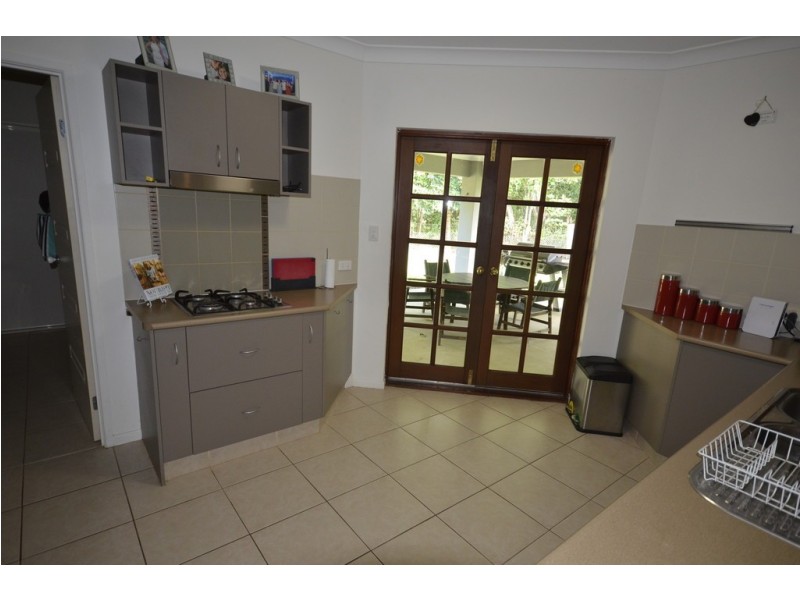 32 White Oak Avenue, Mossman QLD 4873