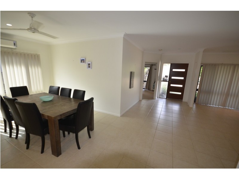 32 White Oak Avenue, Mossman QLD 4873