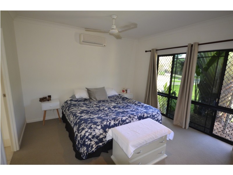 32 White Oak Avenue, Mossman QLD 4873