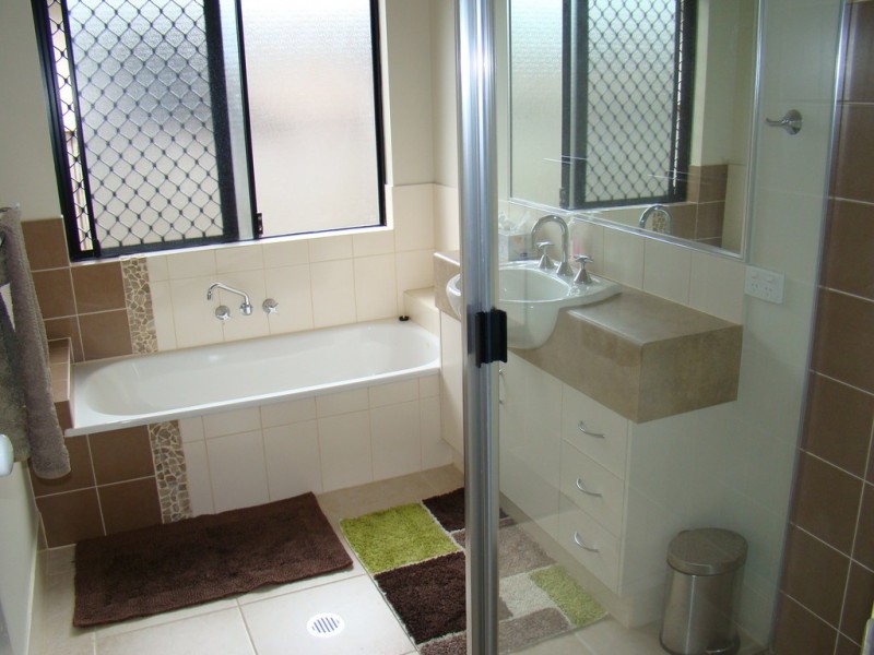 32 White Oak Avenue, Mossman QLD 4873