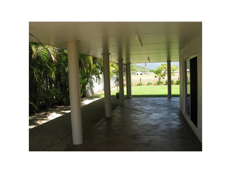 8 Shalom Close, Cooya Beach QLD 4873
