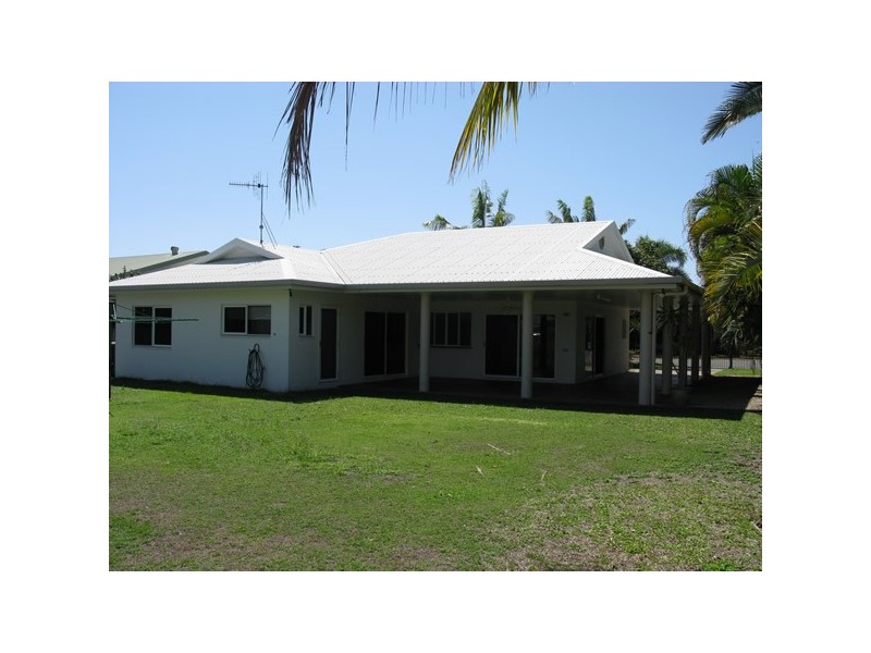 8 Shalom Close, Cooya Beach QLD 4873