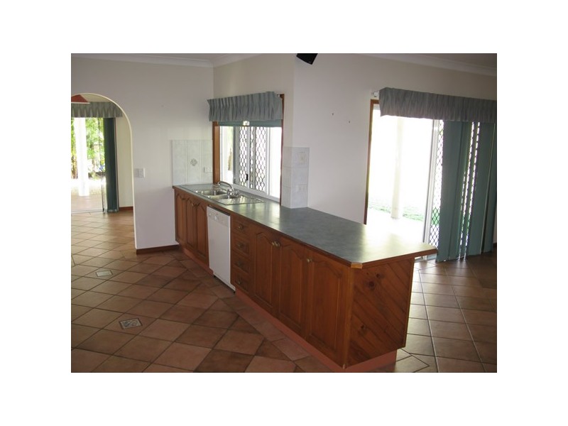 8 Shalom Close, Cooya Beach QLD 4873