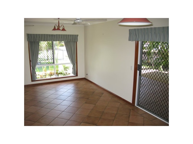 8 Shalom Close, Cooya Beach QLD 4873
