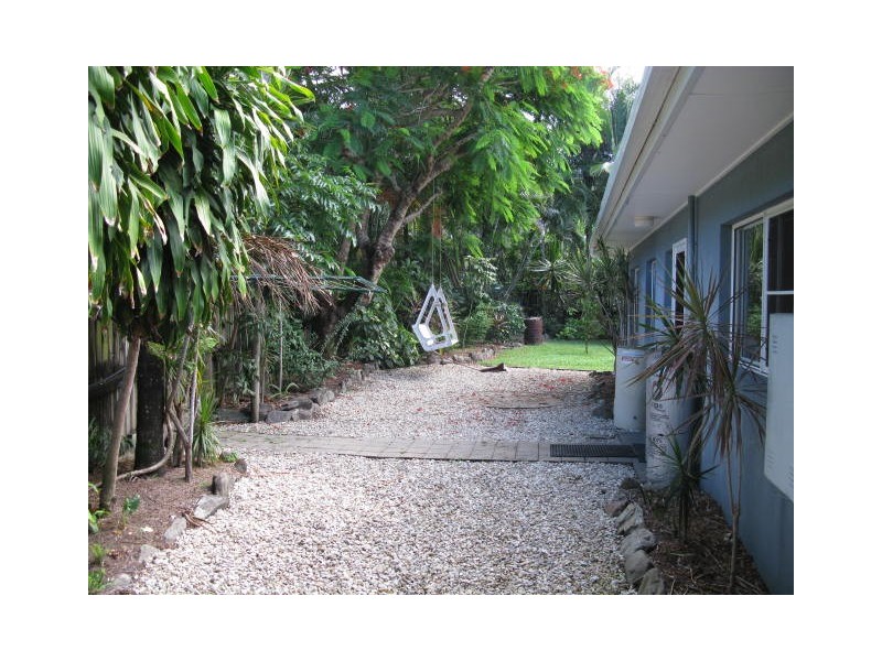 8 Thooleer Close, Cooya Beach QLD 4873